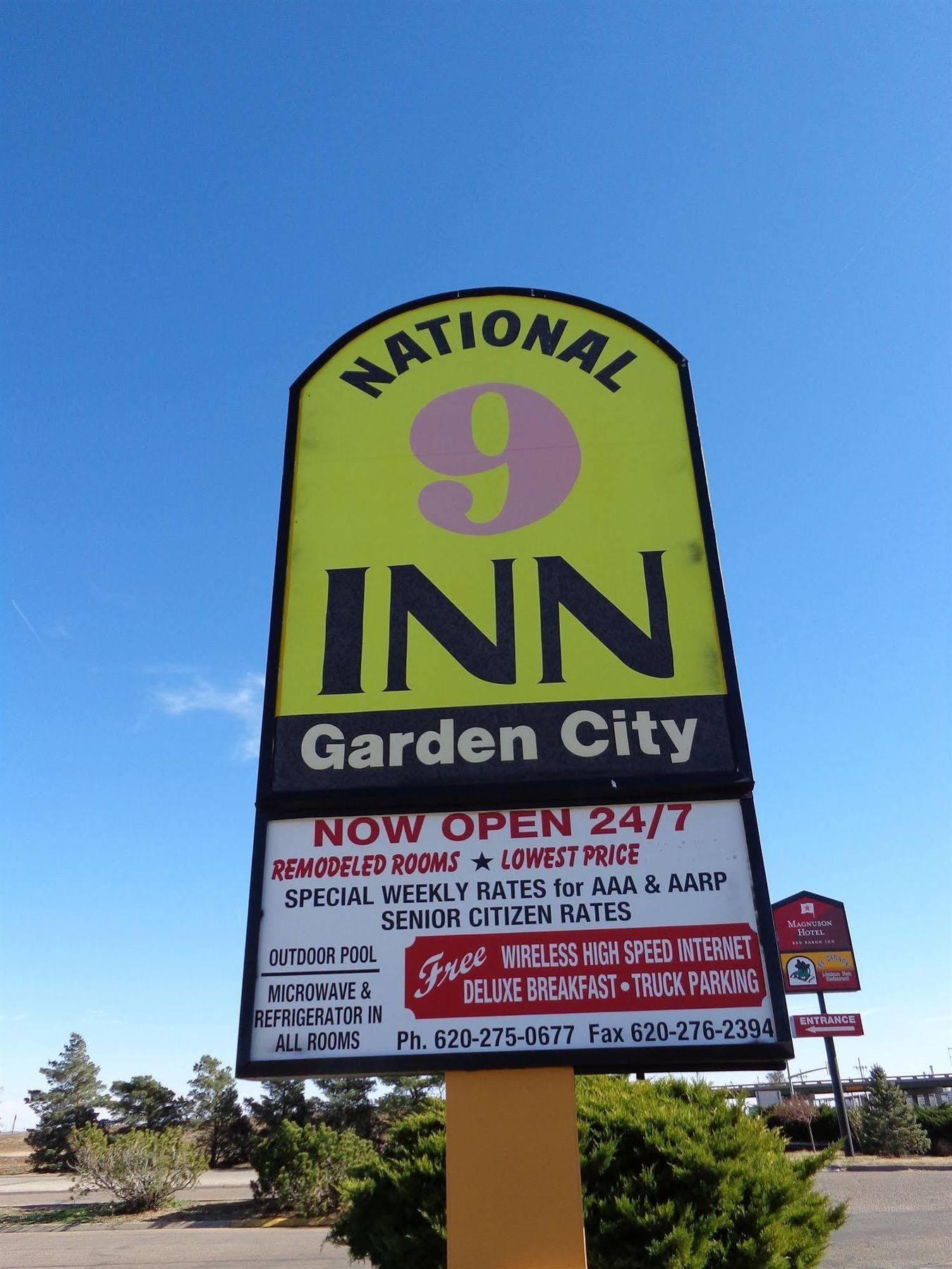 National 9 Inn Garden City Eksteriør billede